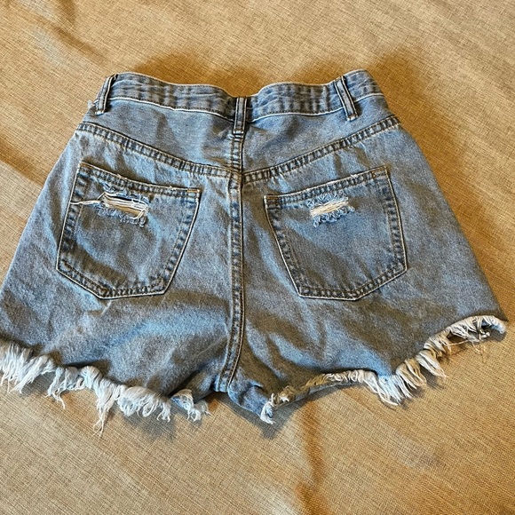 Signature high waisted button up jean shorts size Medium - Picture 7 of 7
